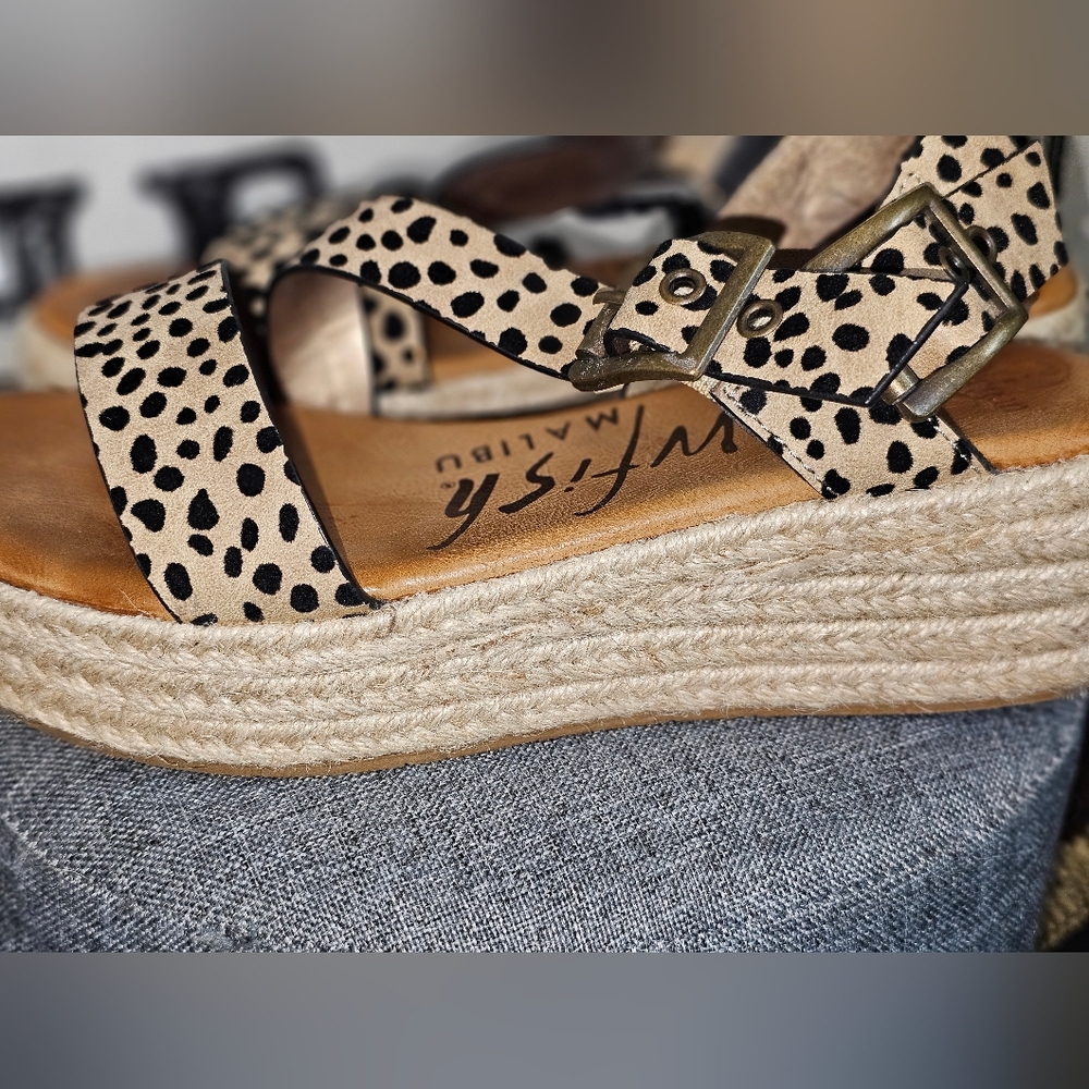 EUC Blowfish Women's Spotted Cheetah Cream and Black Sandals Sz 7 - Picture 12 of 12